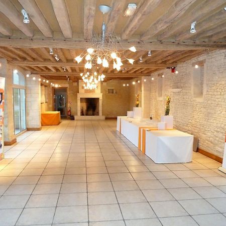 Domaine De La Tour Bed & Breakfast Saint-Pierre-Canivet Bagian luar foto