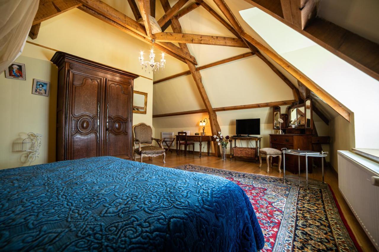 Domaine De La Tour Bed & Breakfast Saint-Pierre-Canivet Bagian luar foto