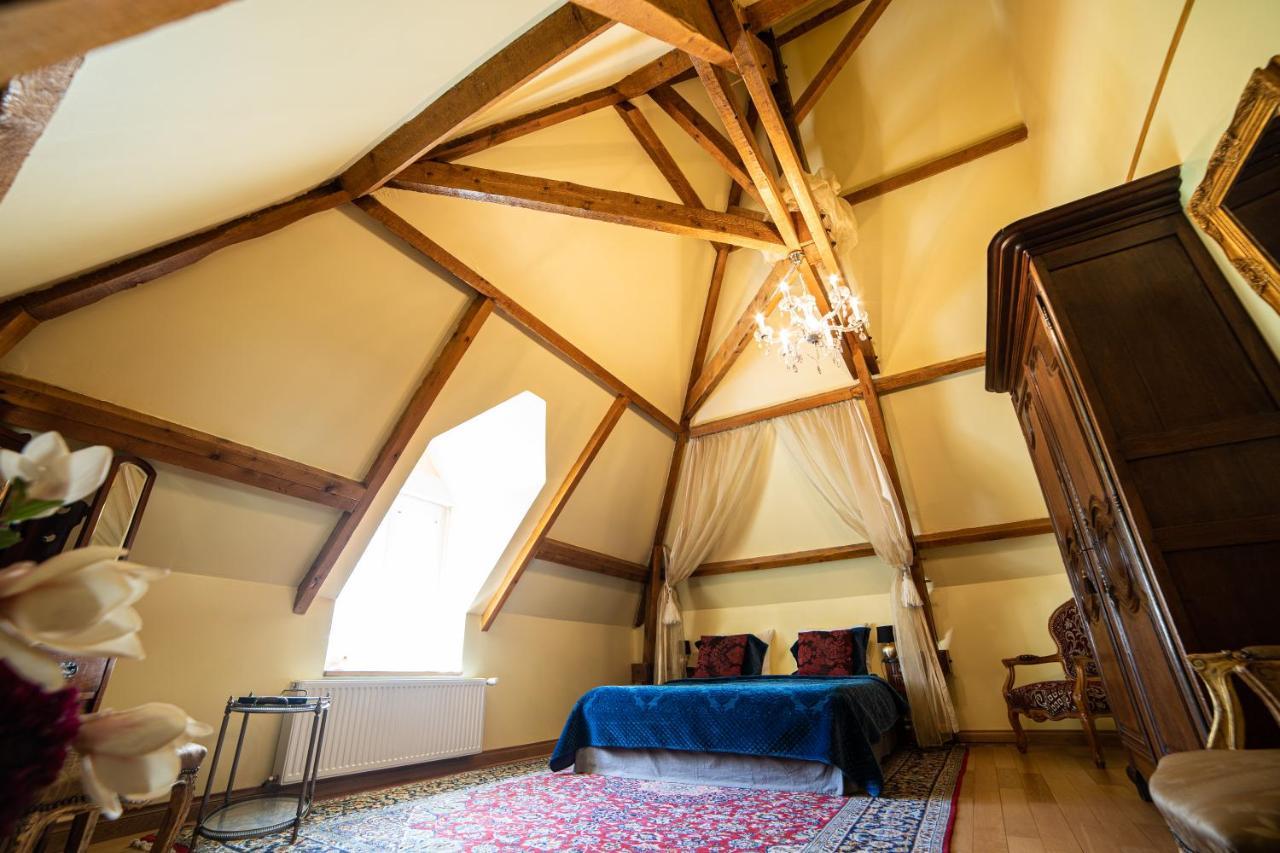 Domaine De La Tour Bed & Breakfast Saint-Pierre-Canivet Bagian luar foto