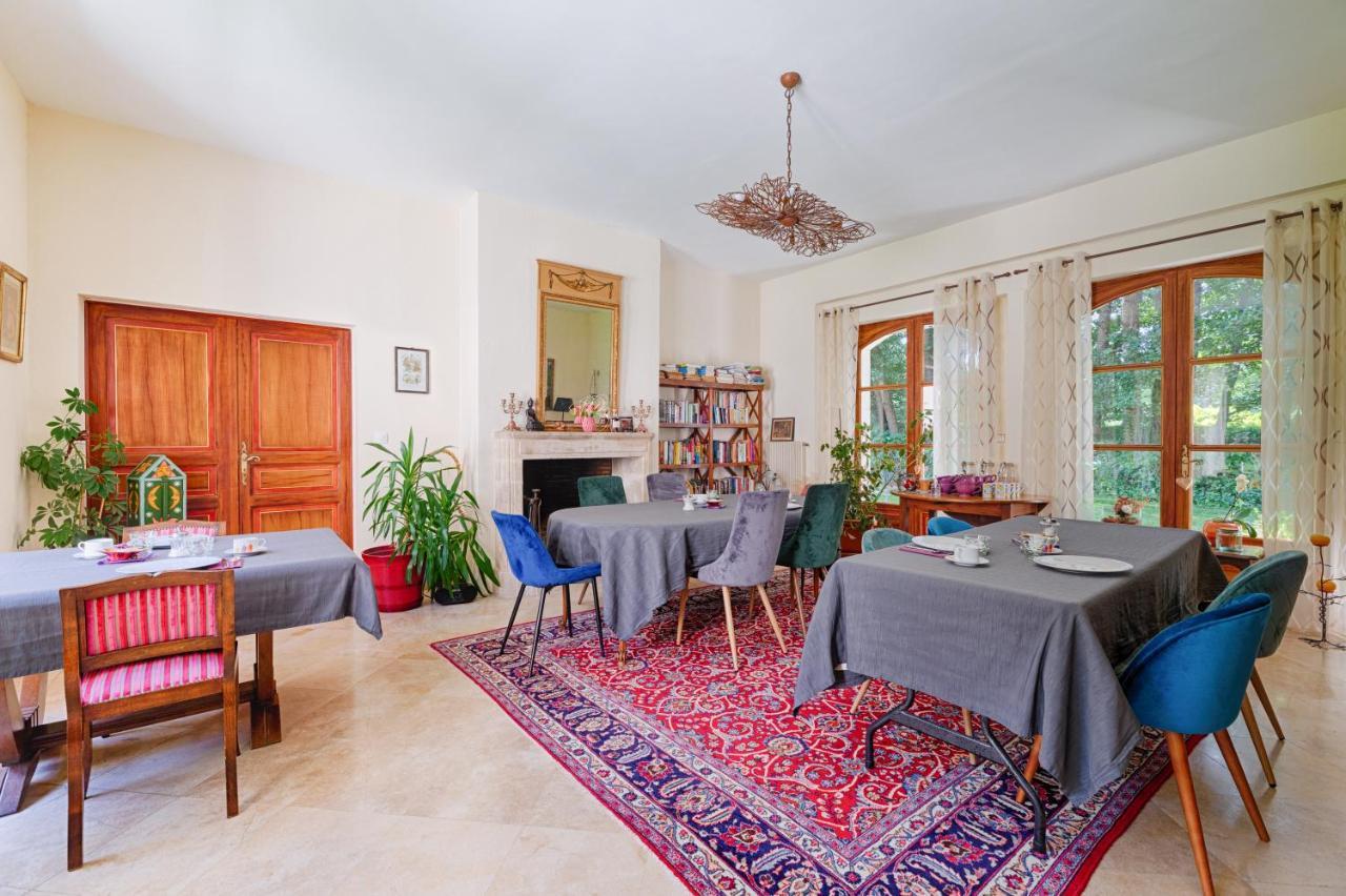 Domaine De La Tour Bed & Breakfast Saint-Pierre-Canivet Bagian luar foto