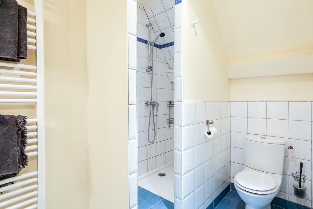 Domaine De La Tour Bed & Breakfast Saint-Pierre-Canivet Bagian luar foto