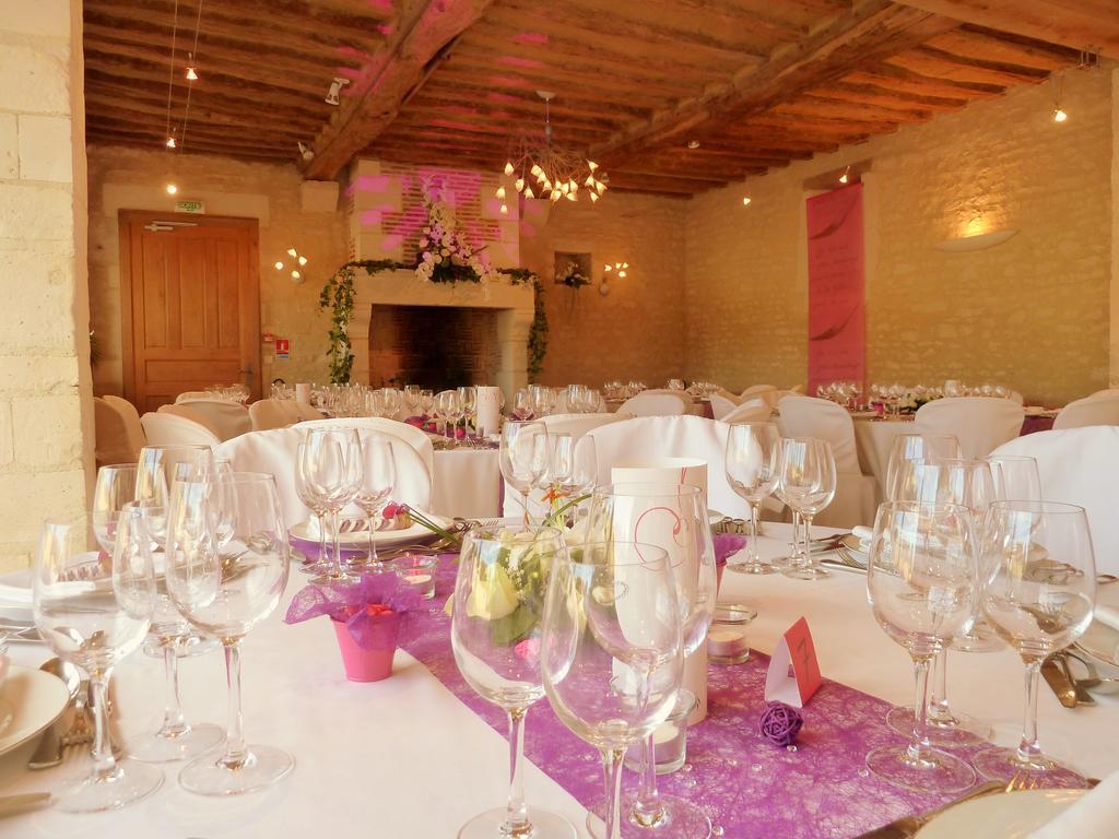 Domaine De La Tour Bed & Breakfast Saint-Pierre-Canivet Bagian luar foto