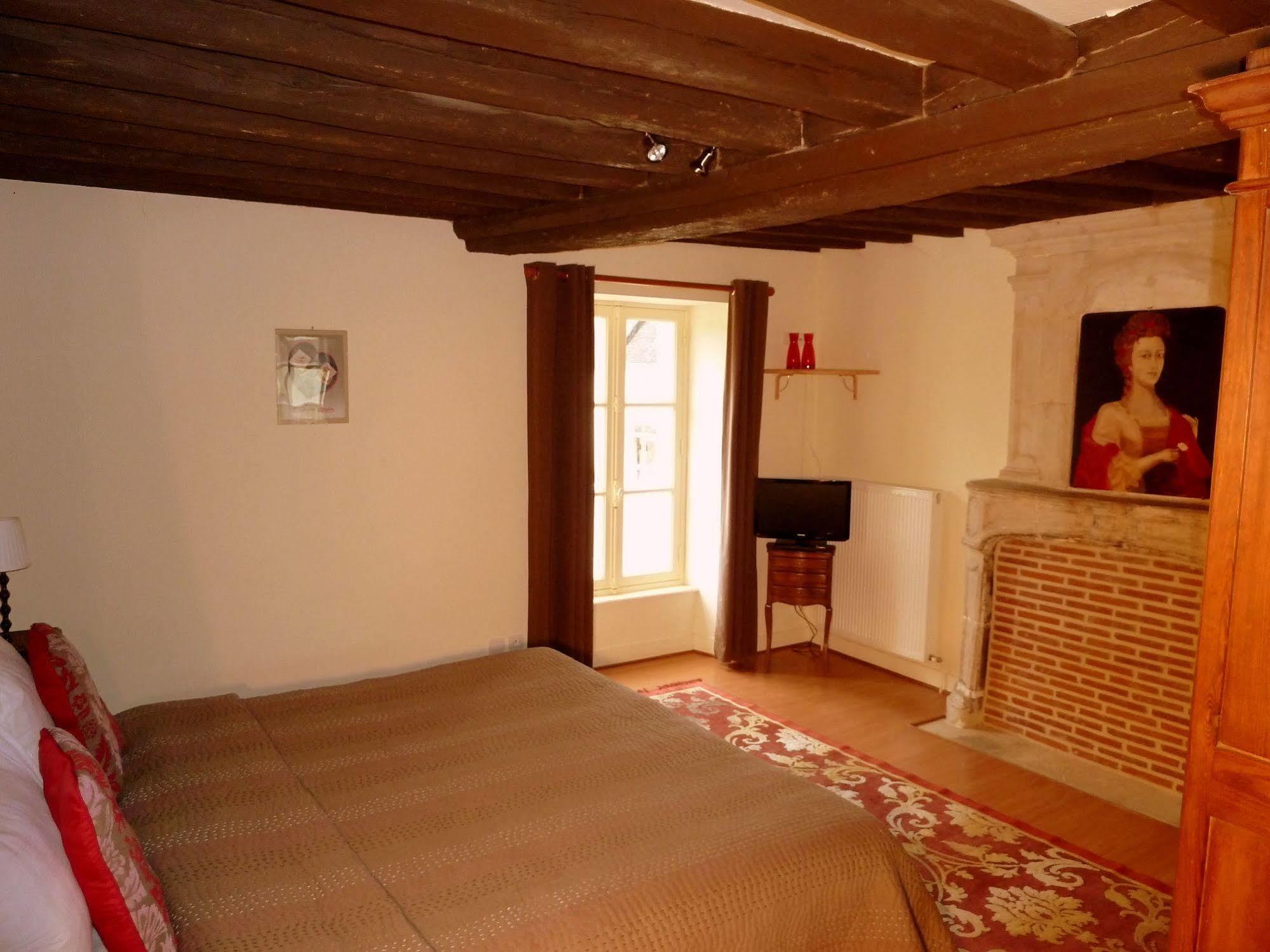 Domaine De La Tour Bed & Breakfast Saint-Pierre-Canivet Bagian luar foto